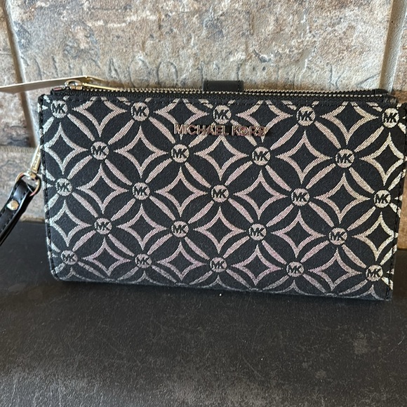 NWT Michael Kors Black and Silver Patterned Bag Set - Picture 8 of 10